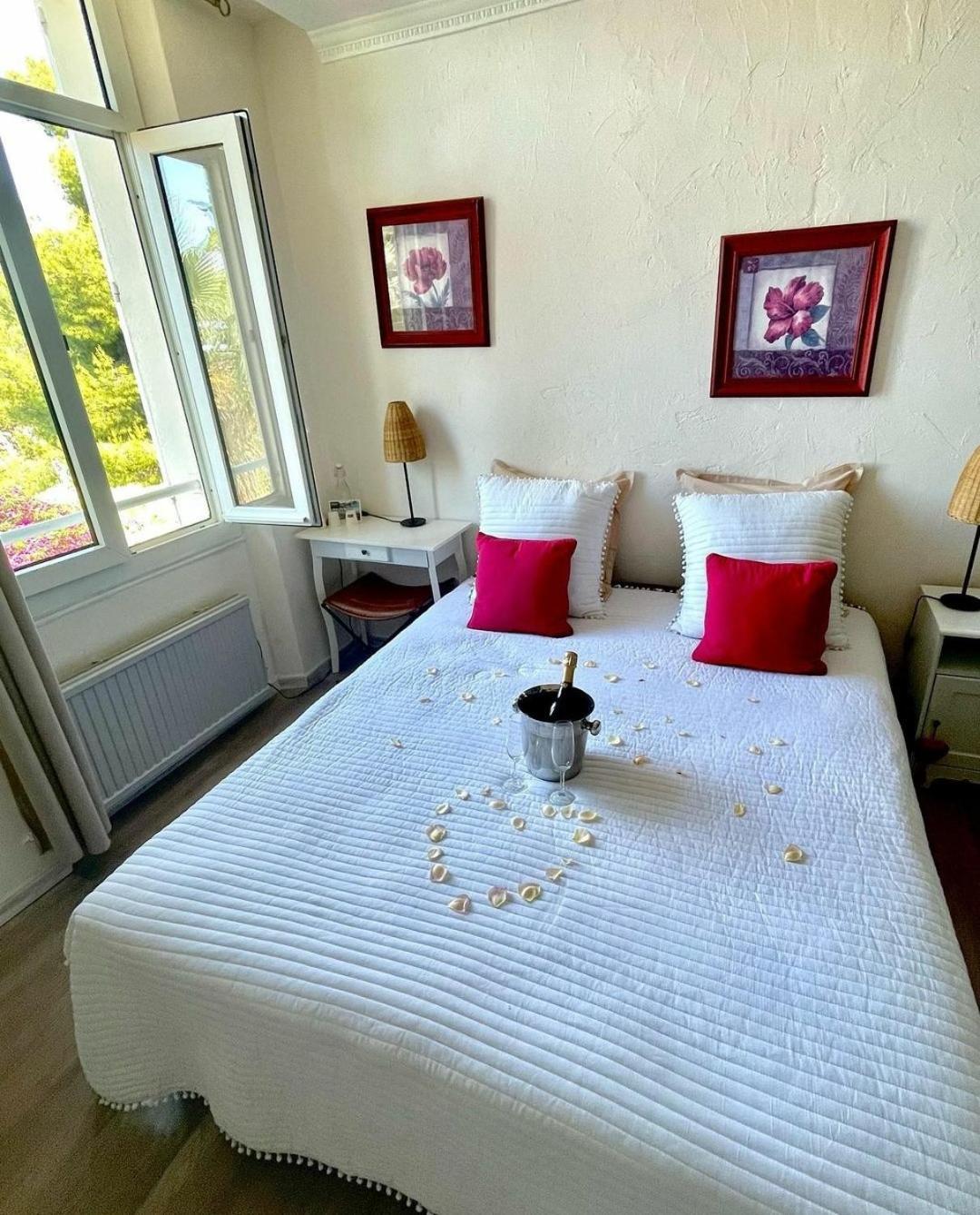Villa-Chateau Les Terrasses - Tamaris, Plage Des Sablettes, Mer Au Bas De La Propriete Ла-Сейн-сюр-Мер Экстерьер фото