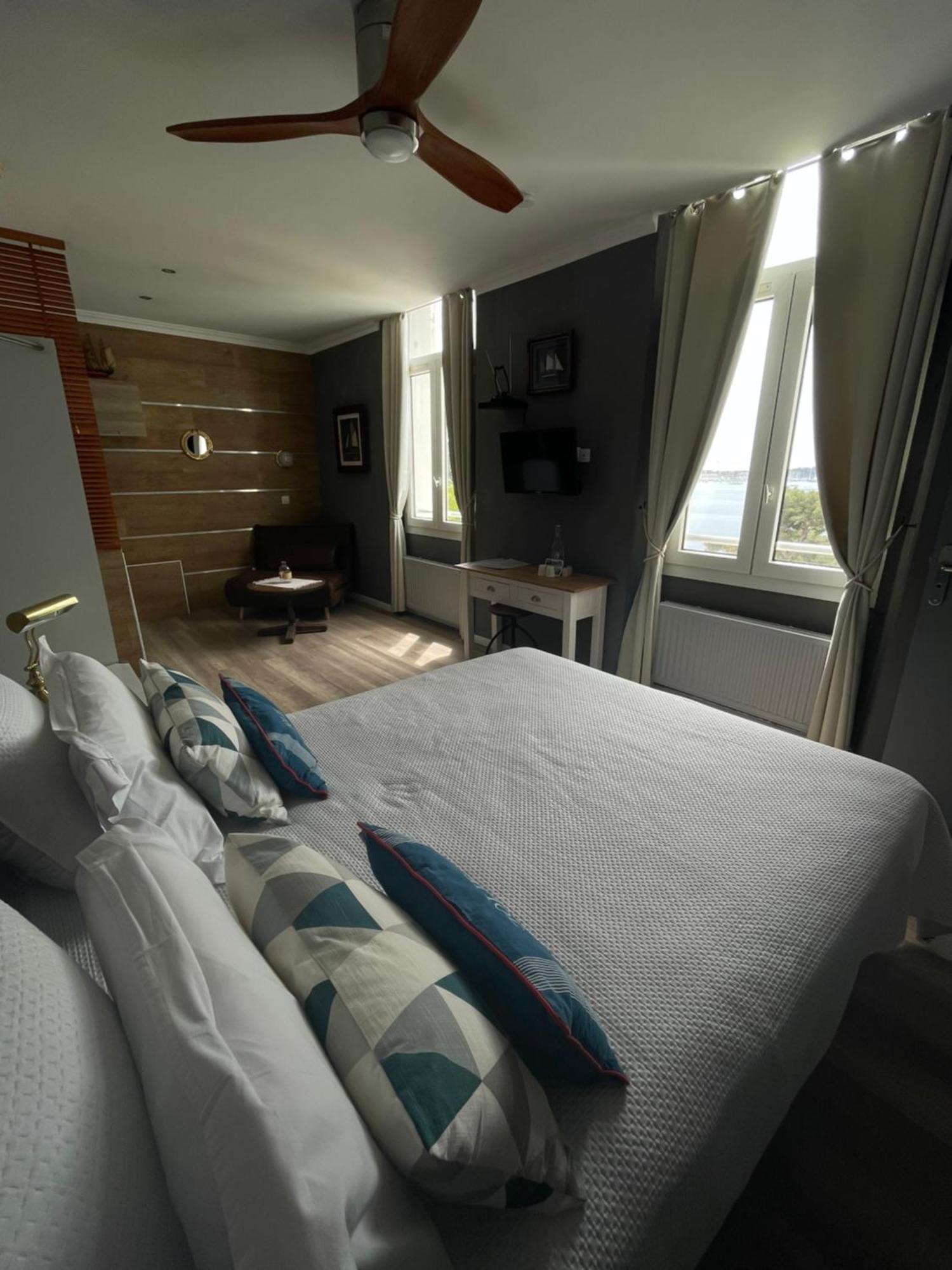 Villa-Chateau Les Terrasses - Tamaris, Plage Des Sablettes, Mer Au Bas De La Propriete Ла-Сейн-сюр-Мер Экстерьер фото